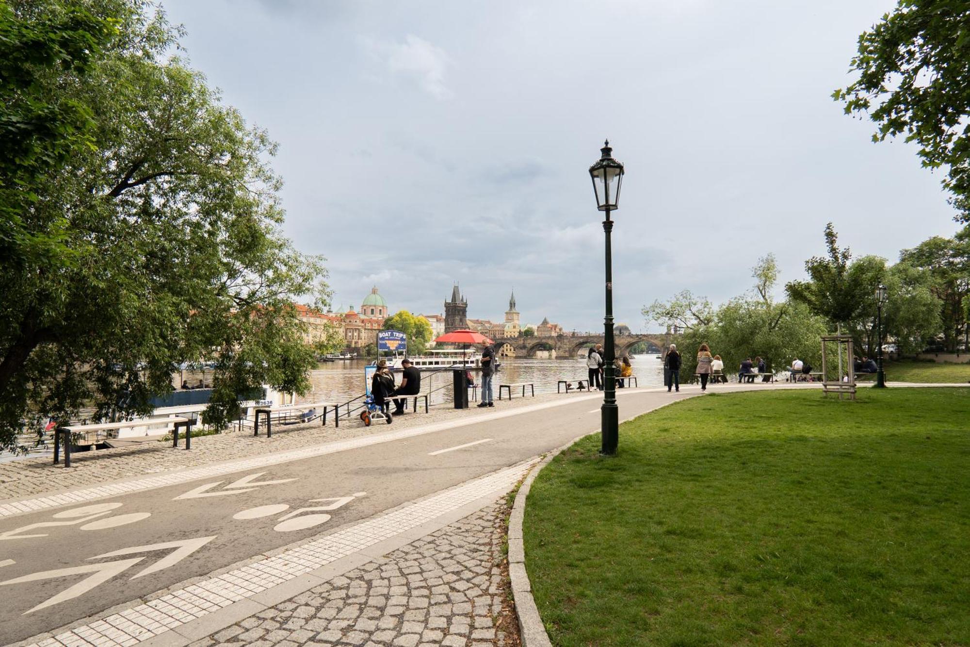 River View Apartment Прага Екстериор снимка