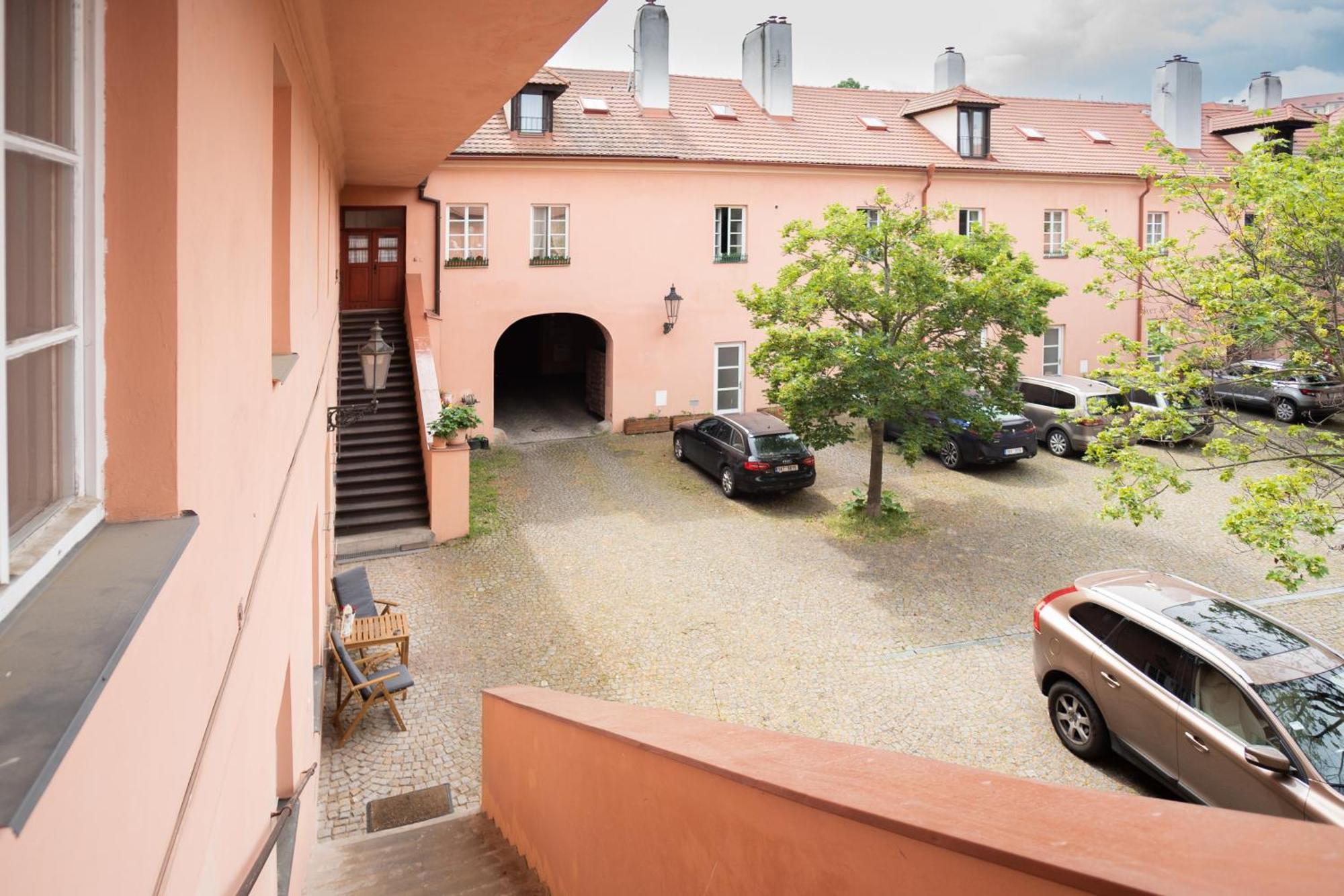 River View Apartment Прага Екстериор снимка